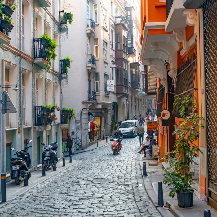 istanbulda-tek-basina-yapilabilecek-en-keyifli-sehir-deneyimleri